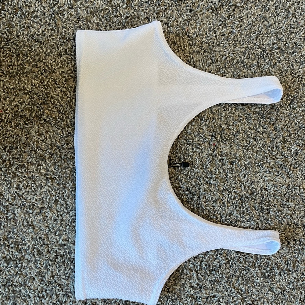 White cropped tank